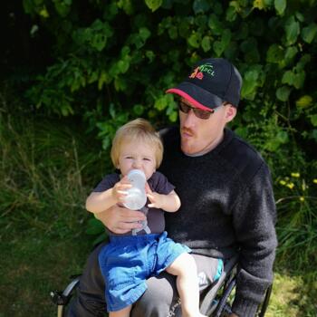Babysitter Feilding: Marc Dewes