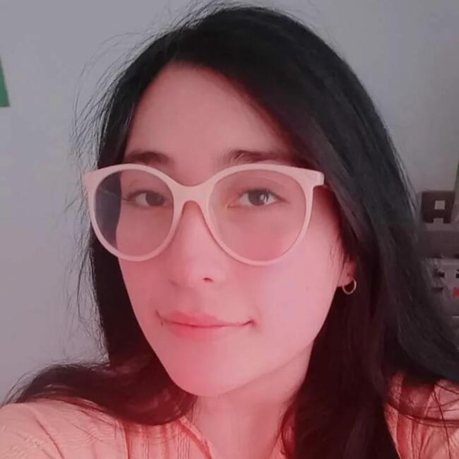 Babysitter in Peñaflor: Constanza