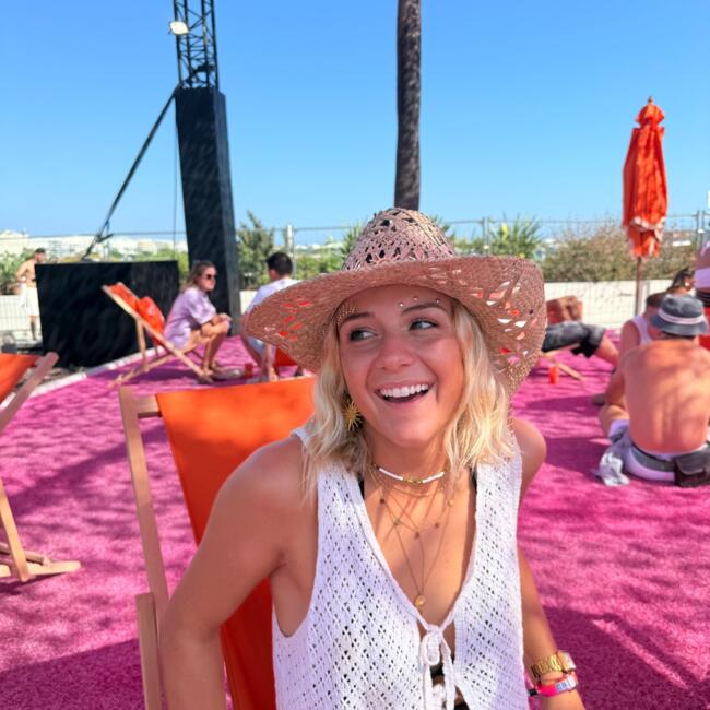 Babysitter in Sérignan-du-Comtat: Emma