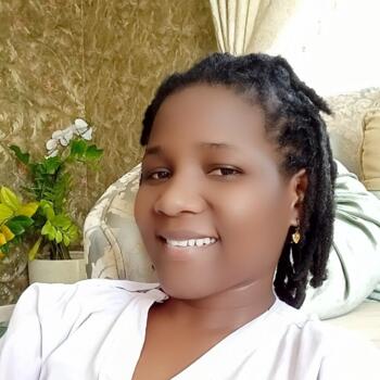 Babysitter in Dubai: Dorothy