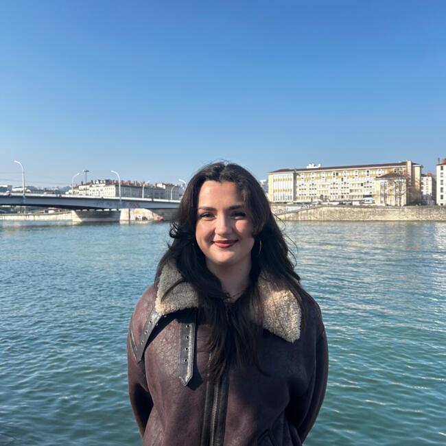 Babysitter in Lyon: Julie