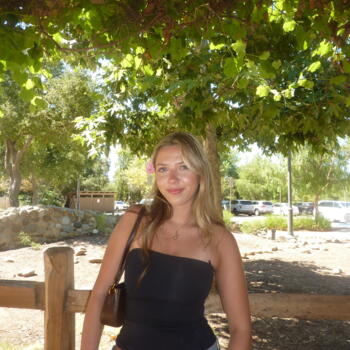 Babysitter in Vista: Alana