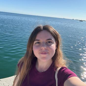 Babysitter in Hobart: Ella