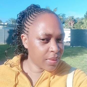 Babysitter in East London: Miriam