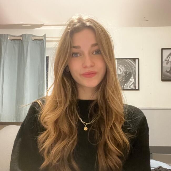 Babysitter in Écully: Manon