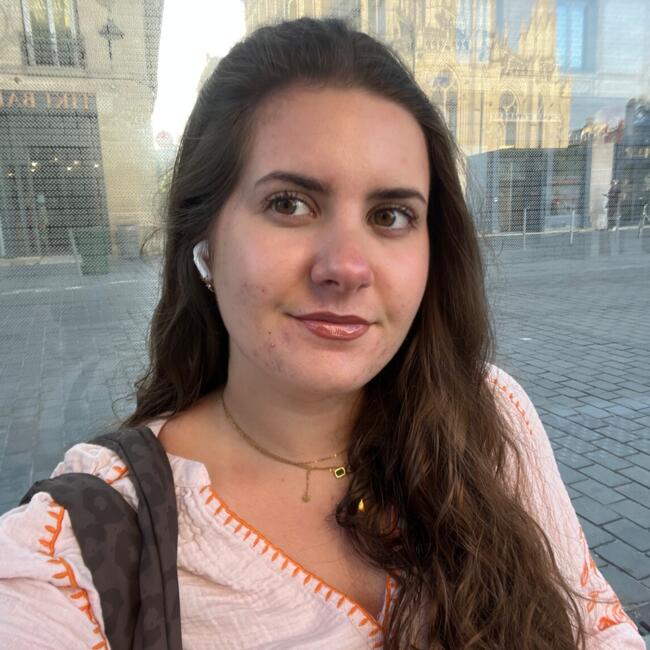 Babysitter in Bordeaux: Jeanne