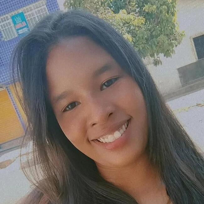 Emprego de babá em Timon: Leila