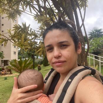 Emprego de babá em Nova Lima: emprego de babá Roberta