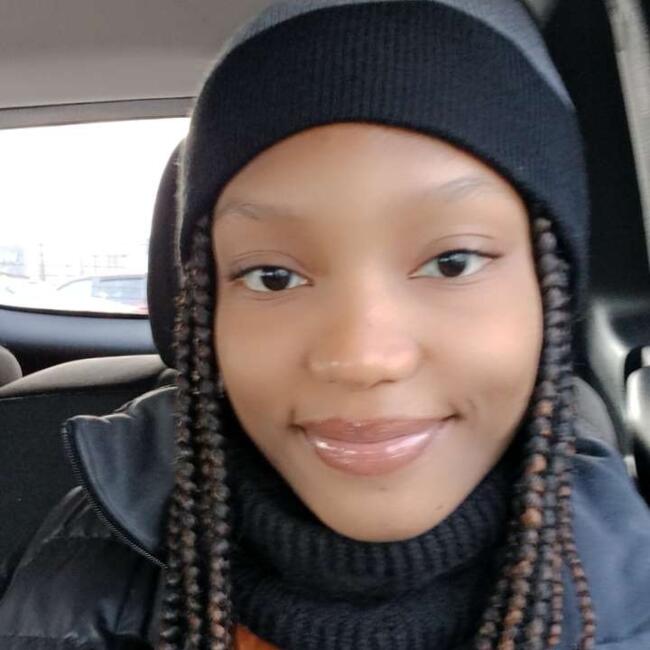 Baby-sitter in Laval: Enoldinha