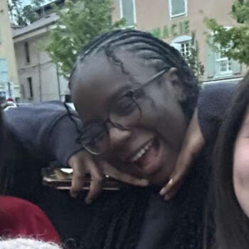 Babysitter in Grenoble: Stephanie