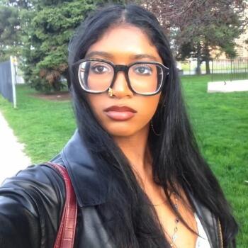 Babysitter Toronto: Priya