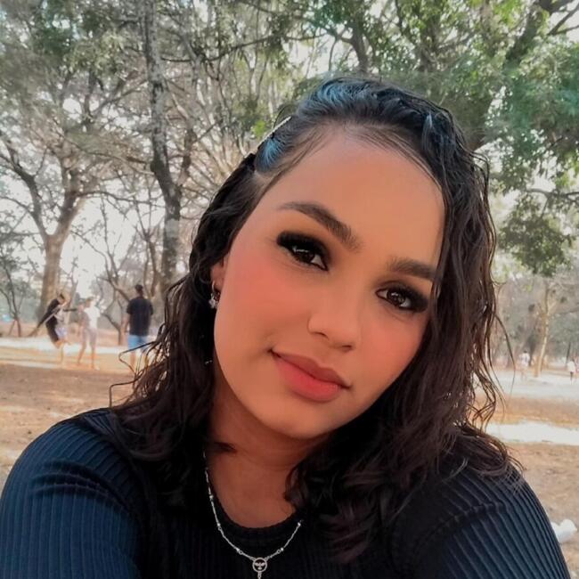 Babysitter in Santa Luzia: Carolaine