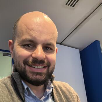 الوالدين إمارة الشارقة: Rakan