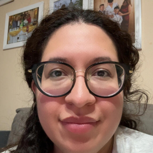 Canguro en Valladolid: Angélica Robles Ramírez