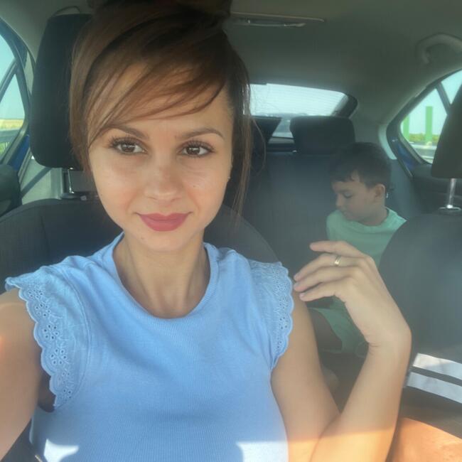 Job de babysitting în București: Corina