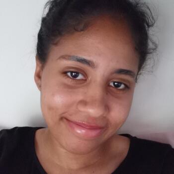 Babysitter in Chilly-Mazarin: Adja