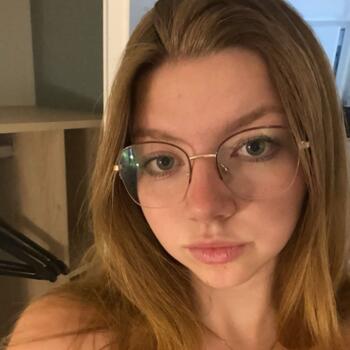 Babysitter in Clermont-Ferrand: Clara