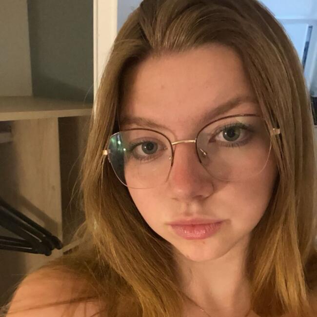 Babysitter in Clermont-Ferrand: Clara