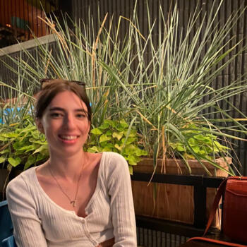 Baby-sitter in Saint-Jean-de-Védas: Emma