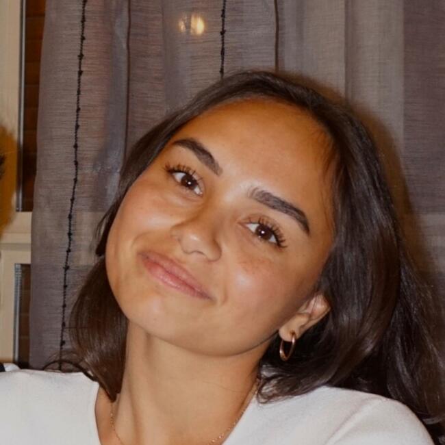 Babysitter in Toulouse: Emma