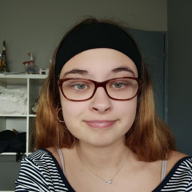 Babysitter in Merville: Manuela