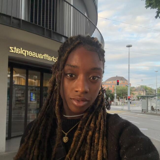 Baby-sitter in Zurich: Amina