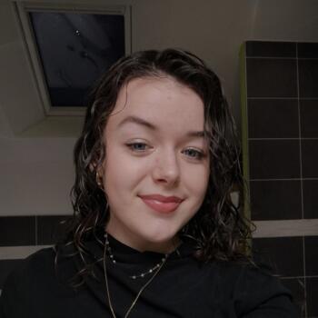 Babysitter in Pontchâteau: Inès