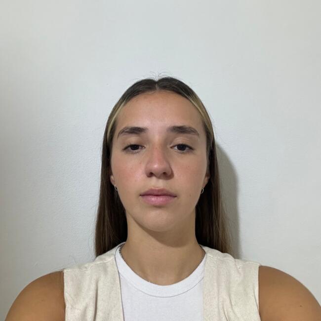 Babysitter in Pilar: Melany