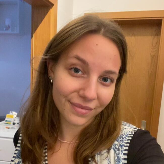 Babysitter in Erfurt: Cora