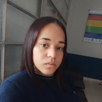 Babysitter in Teófilo Otoni: Jhenifer