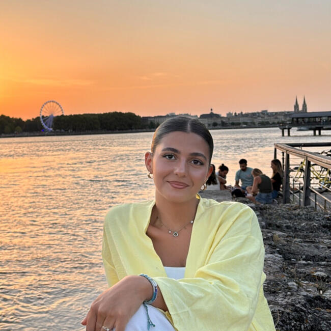 Babysitter in Gradignan: Elissa