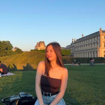 Babysitter in Carrières-sur-Seine: Cécilia