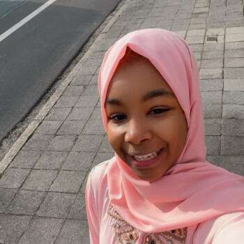 Babysitter em Saint-Nicolas (Wallonie): Hawa