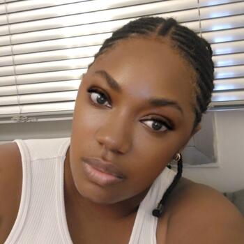 Baby-sitter in Moncton: LINDA