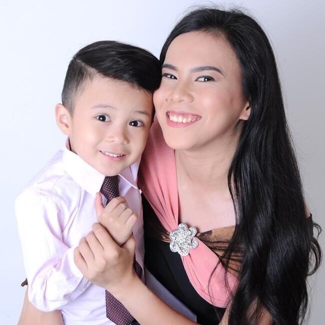 Babysitter in Matsubara: NIZA JOY