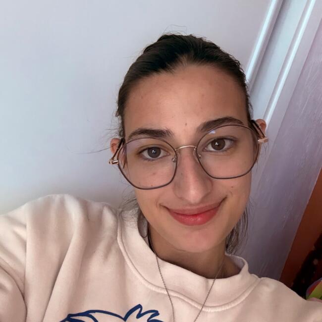 Babysitter in Brignoles: Melanie