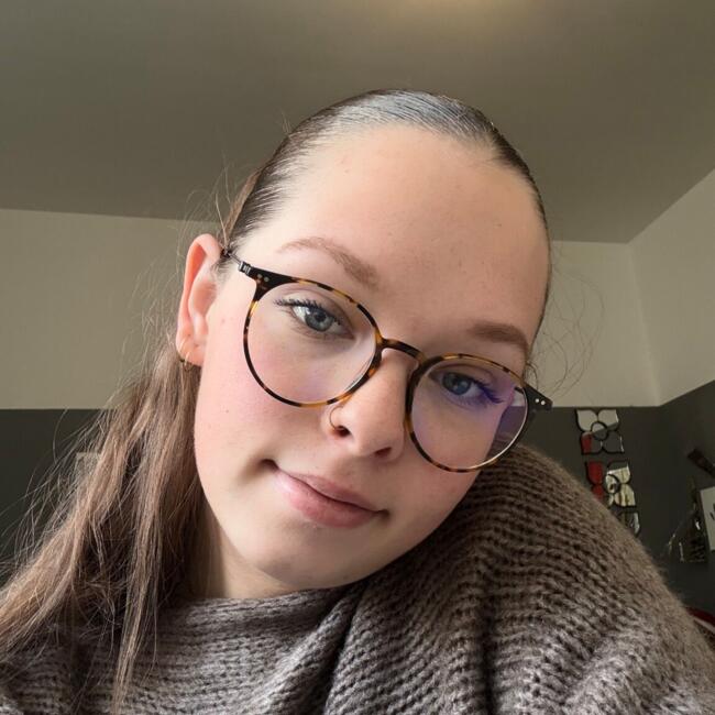 Babysitter in Péruwelz: Céléna