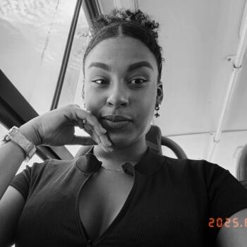 Babá em Jales: Hellen