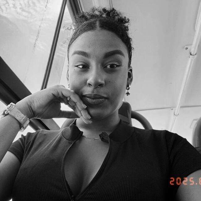 Babysitter in Jales: Hellen