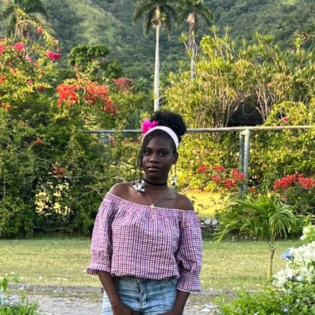 Babysitter in Kingston: Davia
