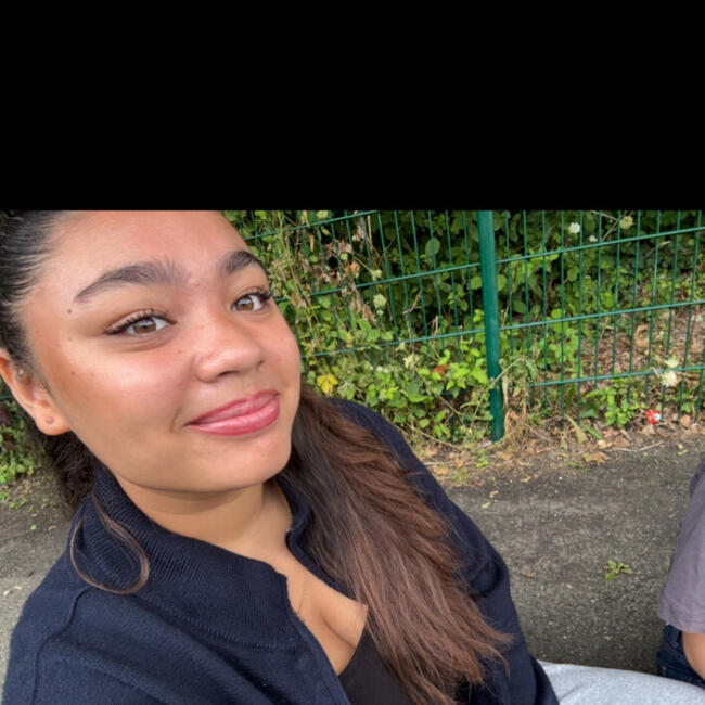 Babysitter in Guyancourt: Lisa