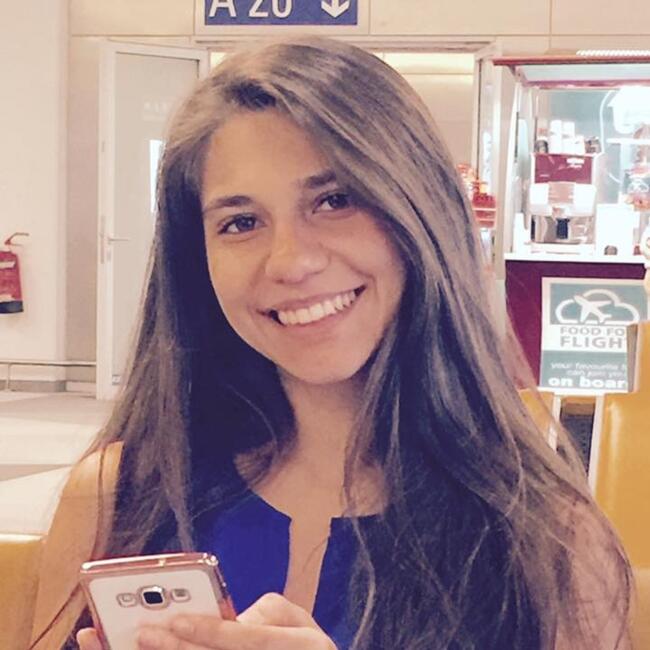 Babysitter in Curitiba: Aimee