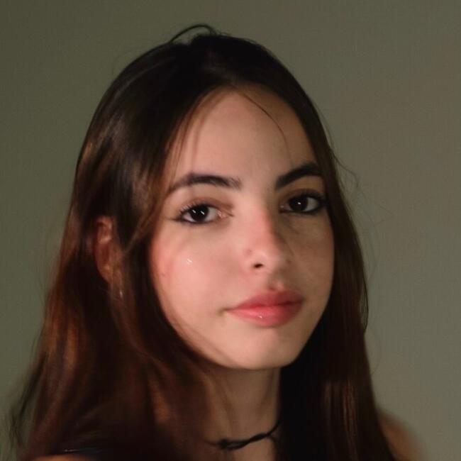 Babá em Araucária: Emanuelle