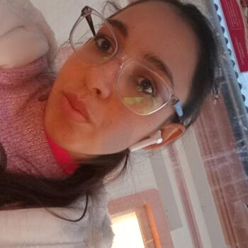 Bébiszitter Újpetre területén: Kiss