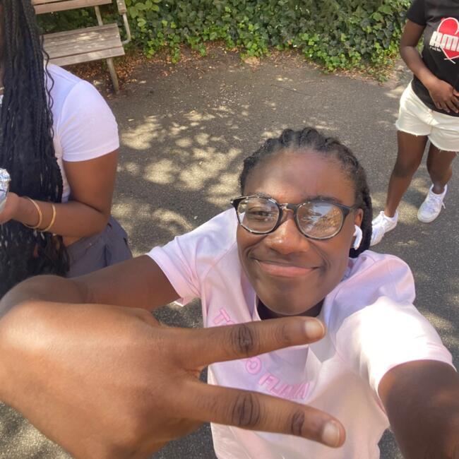 Babysitter in La Louvière: Brenda