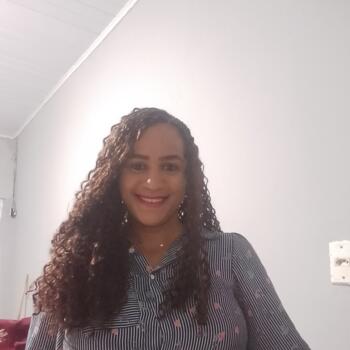 Babysitter in Belém: Larissa