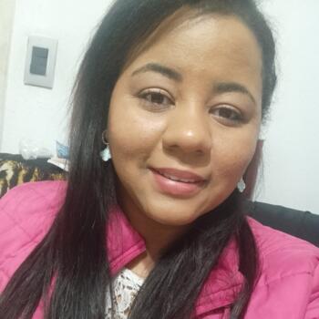 Babysitter Campinas: Ariane Hajer