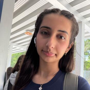 Babysitter in North Miami Beach: Alisha