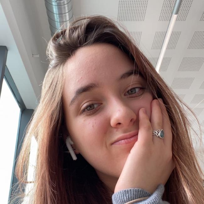 Babysitter in London: Ariela