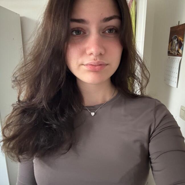 Babysitter in Ixelles-Elsene: Nicole